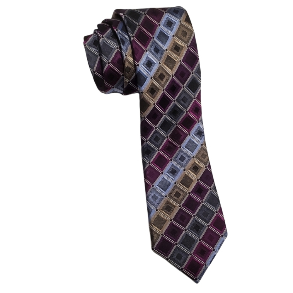 Kenneth Cole Reaction Geometric Diamond Pattern Silk Tie